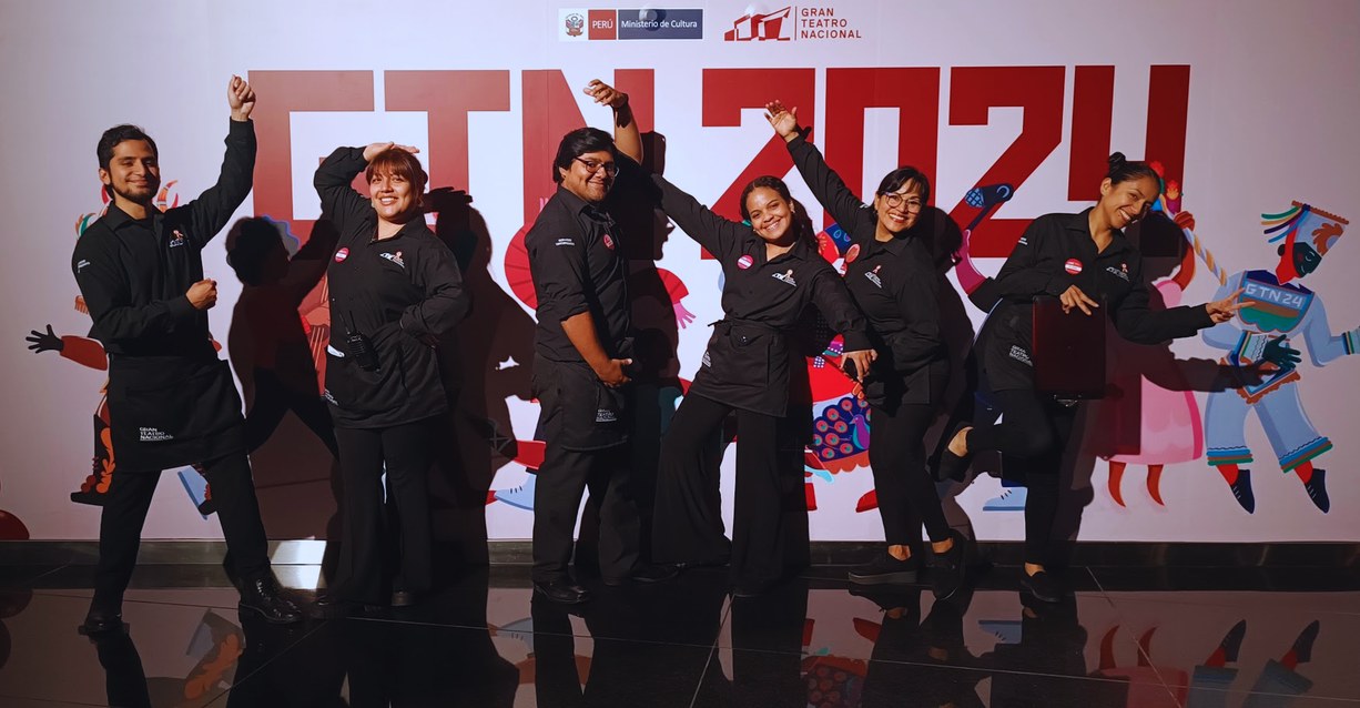 Equipo en un espectáculo cultural